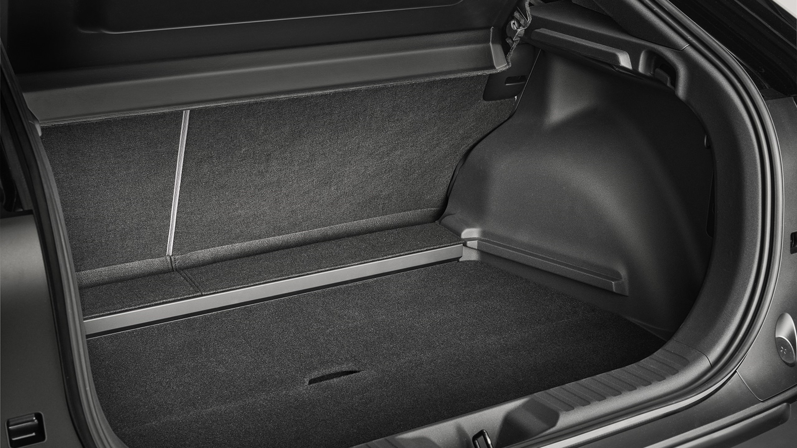 2025toyotac-hrinterior08-1600x1066.jpg