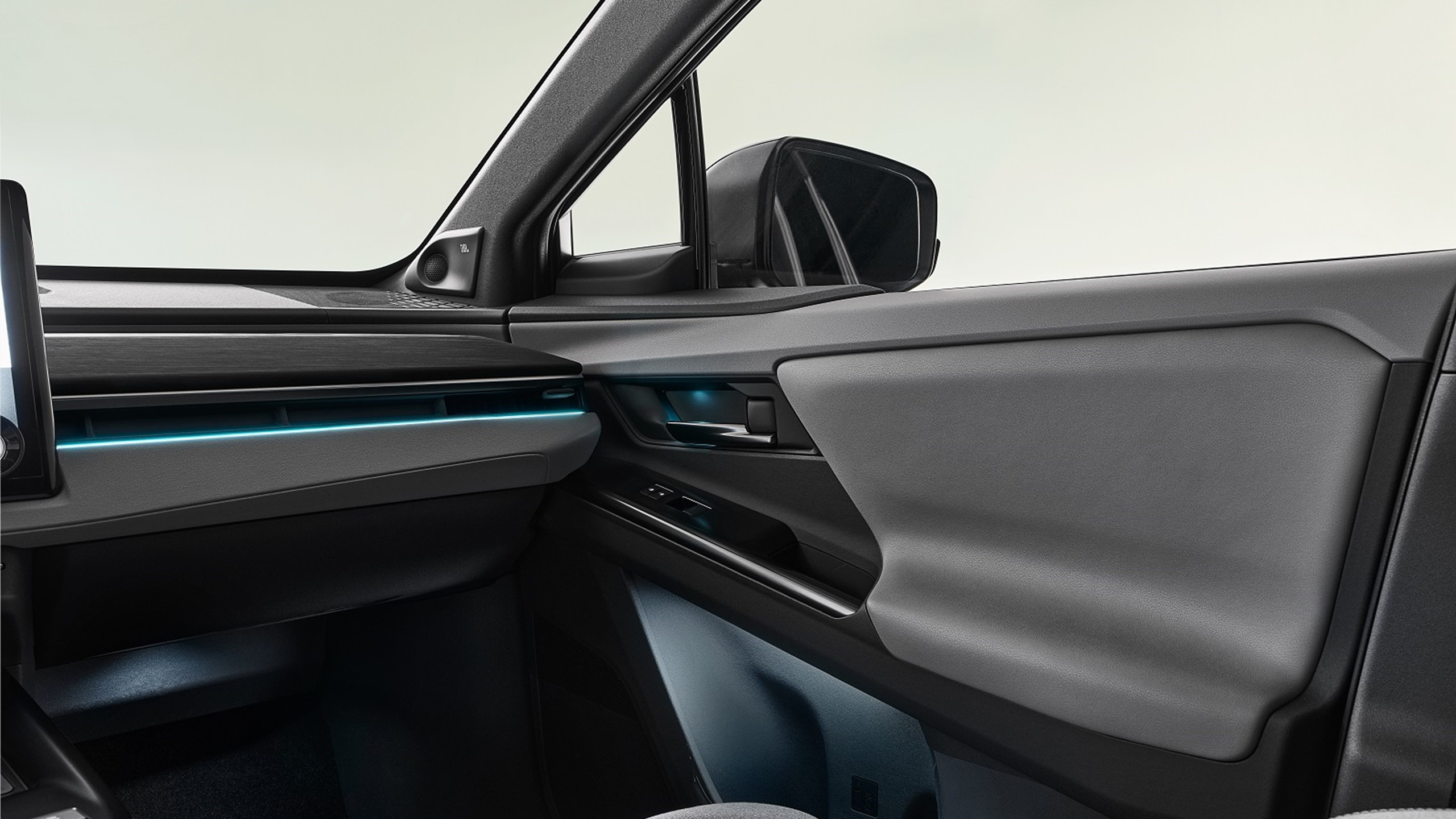 2025toyotac-hrinterior04-1600x1067.jpg