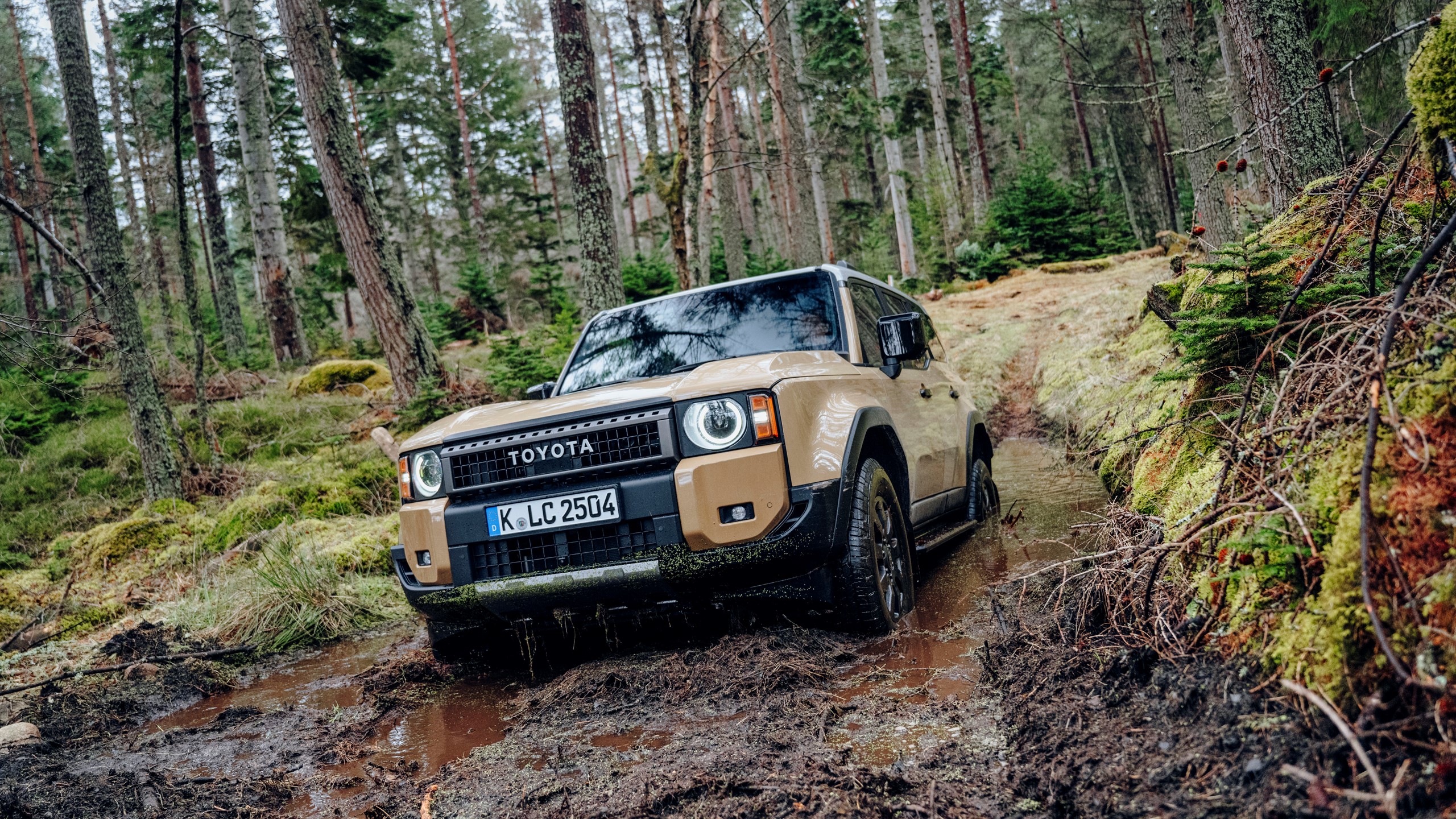 2024-landcruiser-mte-4x4-017.jpg