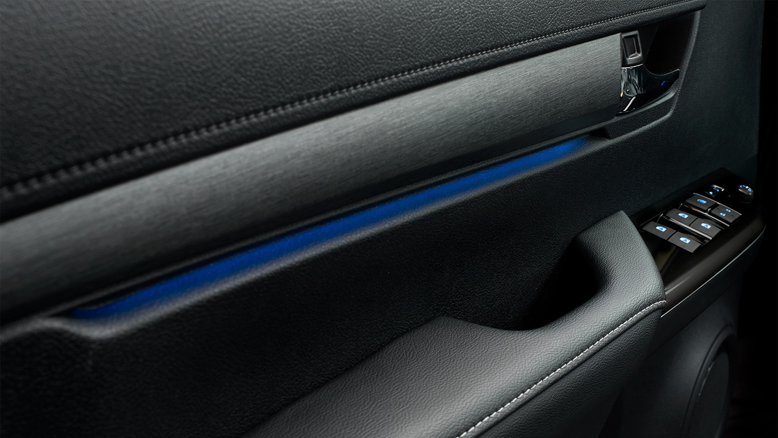 2021 Toyota Hilux Jbl Blaatlys 1900X1069