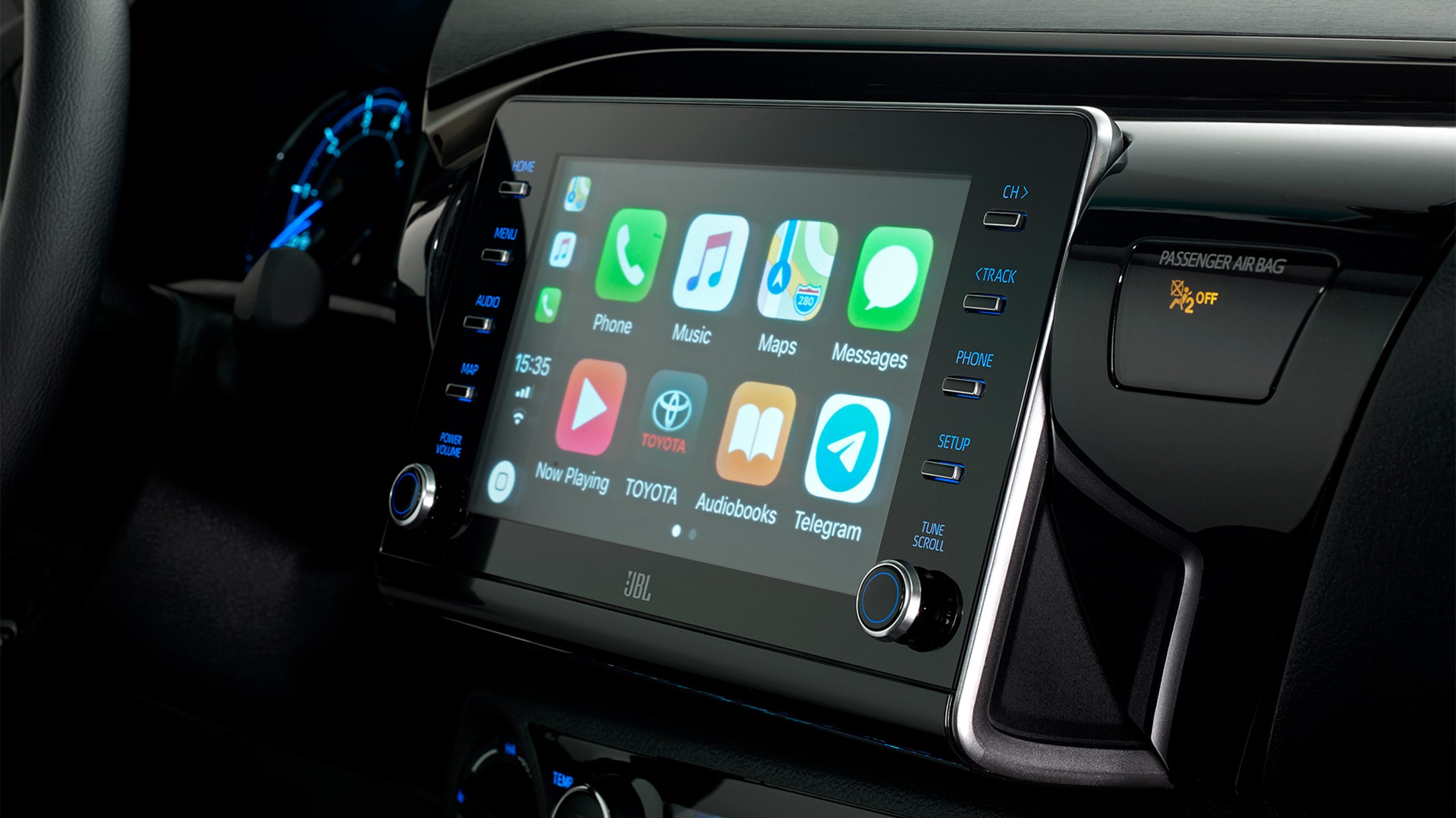 2021 Toyota Hilux Interior Apple Carplay1900x1069